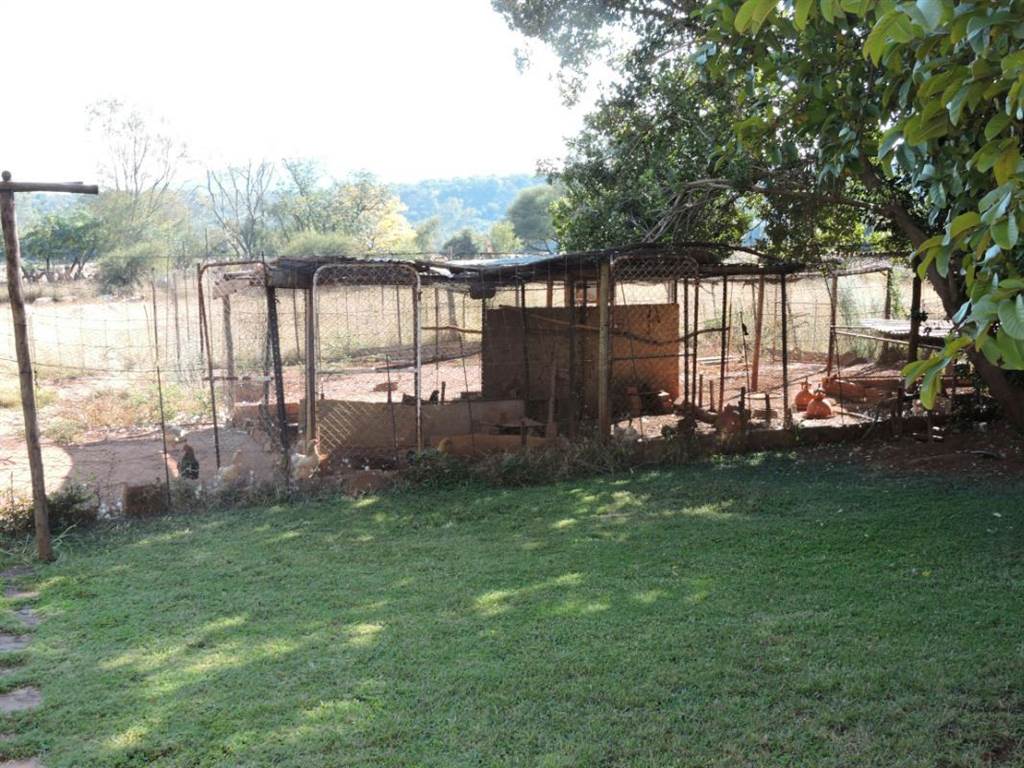 9 ha Smallholding in Groot Marico photo number 24