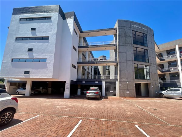 63  m² Commercial space in Somerset Park