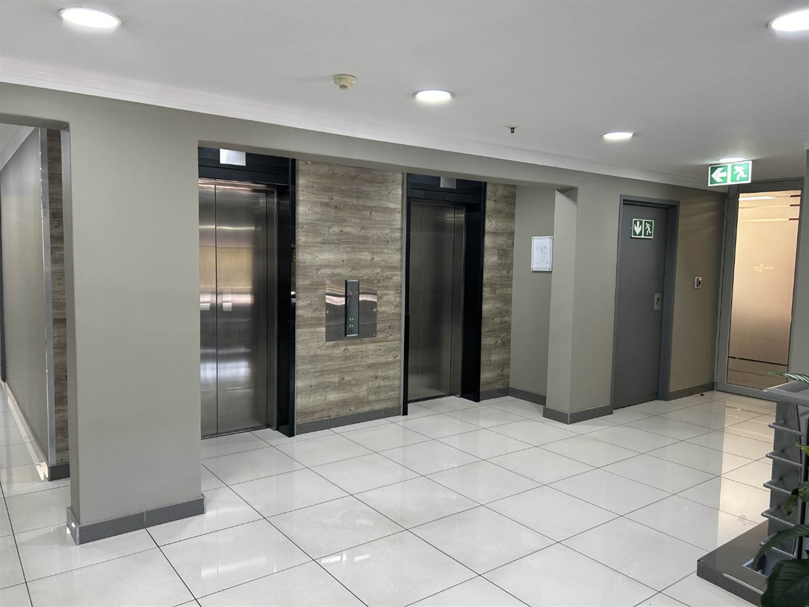 601  m² Commercial space in Woodmead photo number 2
