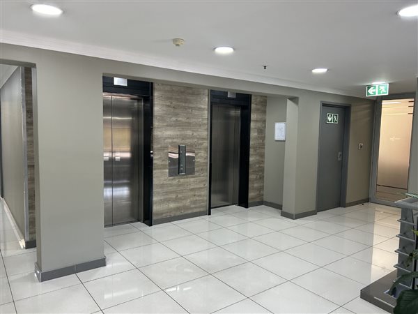 601  m² Commercial space