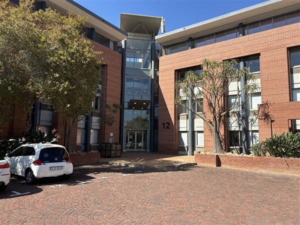 601  m² Commercial space in Woodmead