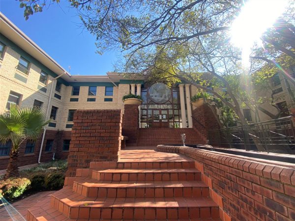 582  m² Commercial space in Sunninghill