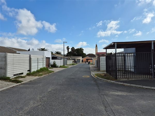 2 Bedroom House 2 Bedroom House