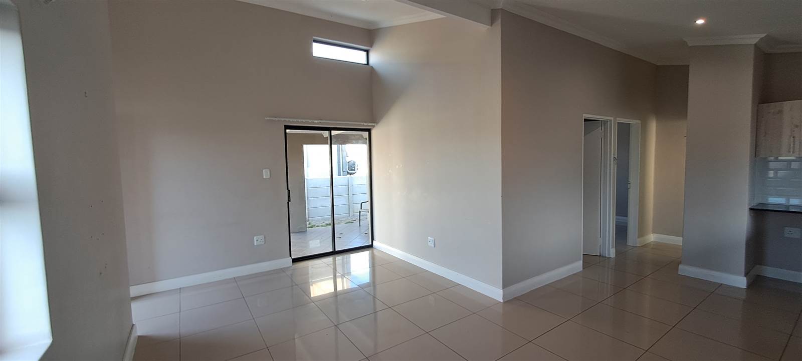 2 Bed Townhouse in Parsons Vlei photo number 6