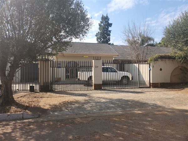 3 Bed House in Riviera Park