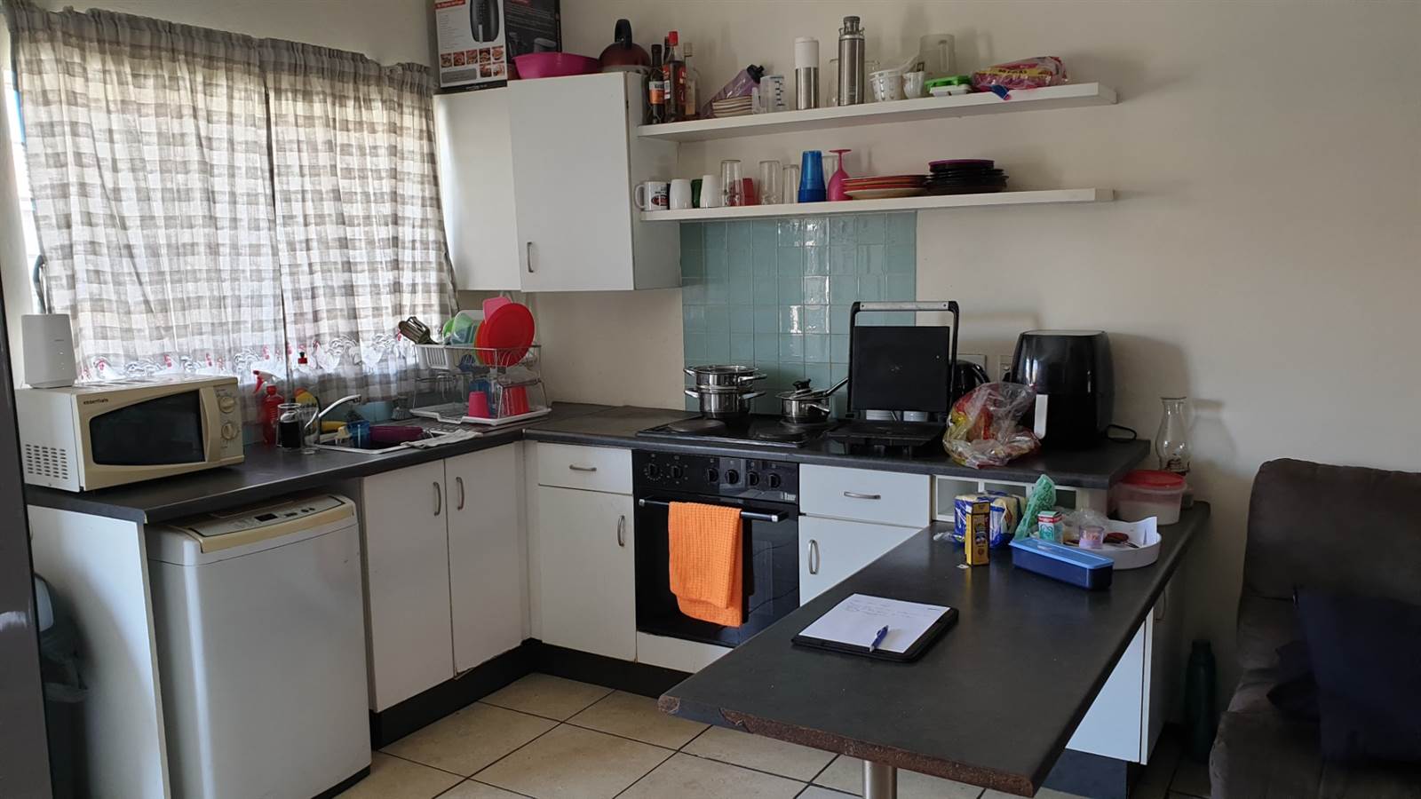 2 Bed Apartment in Brenthurst photo number 4