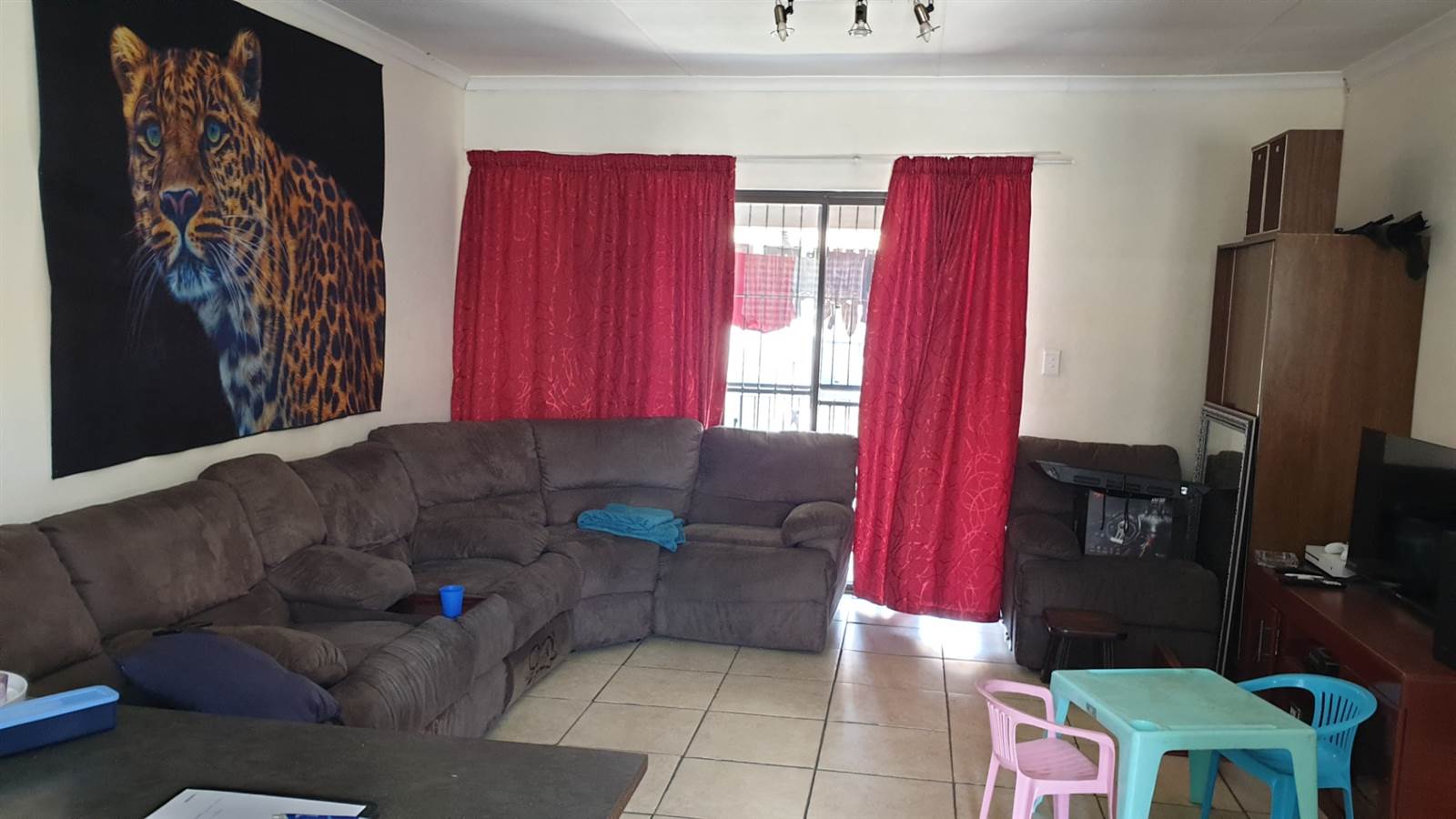2 Bed Apartment in Brenthurst photo number 6
