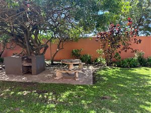 2 Bed Apartment in Port Edward