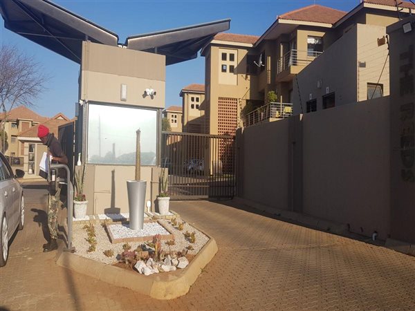 3 Bedroom Townhouse 3 Bedroom Townhouse
