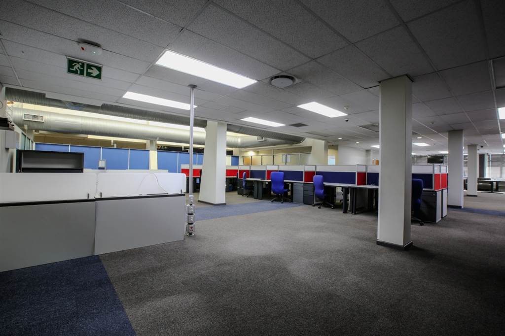 1345  m² Office Space in Parow Golf Course photo number 8