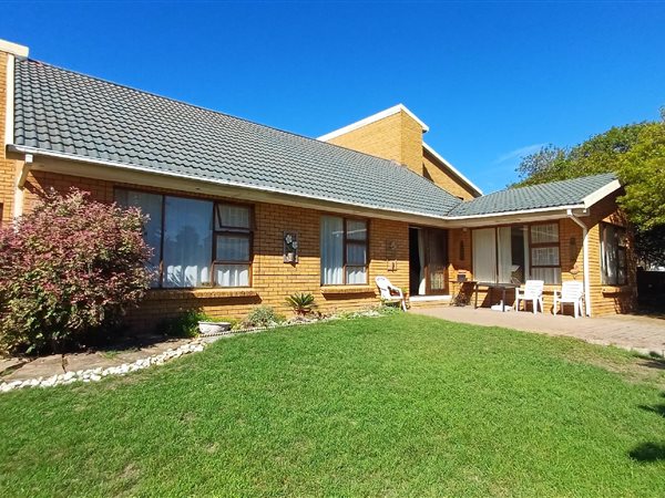 4 Bedroom House 4 Bedroom House