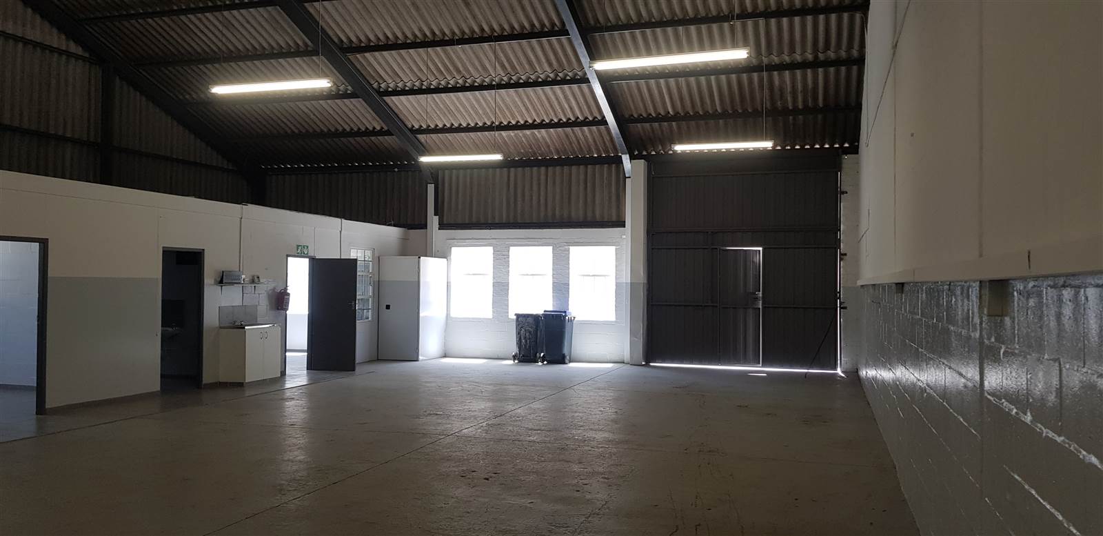 250  m² Industrial space in Stikland photo number 2