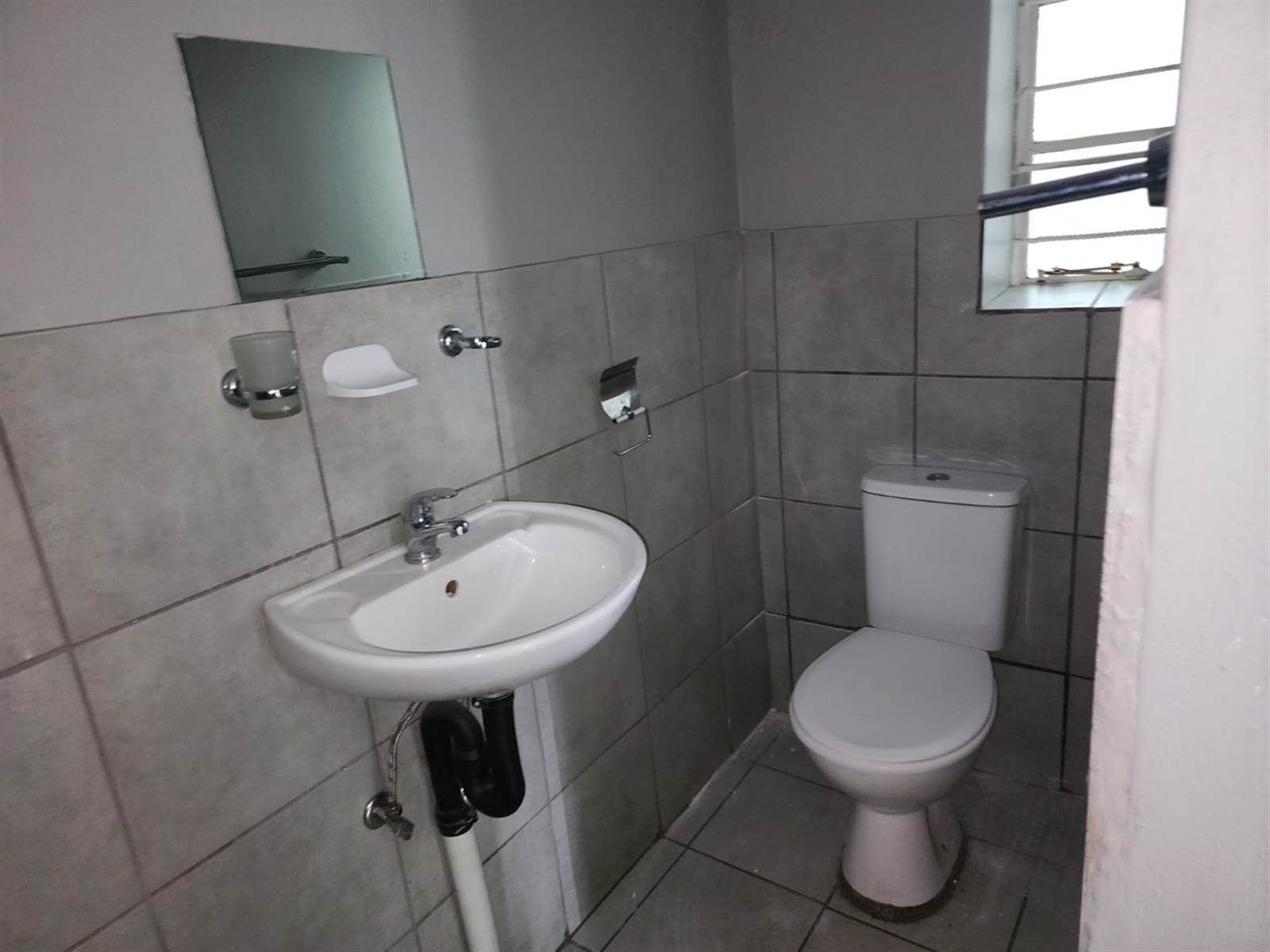 1 Bed Apartment in Boksburg Central photo number 13