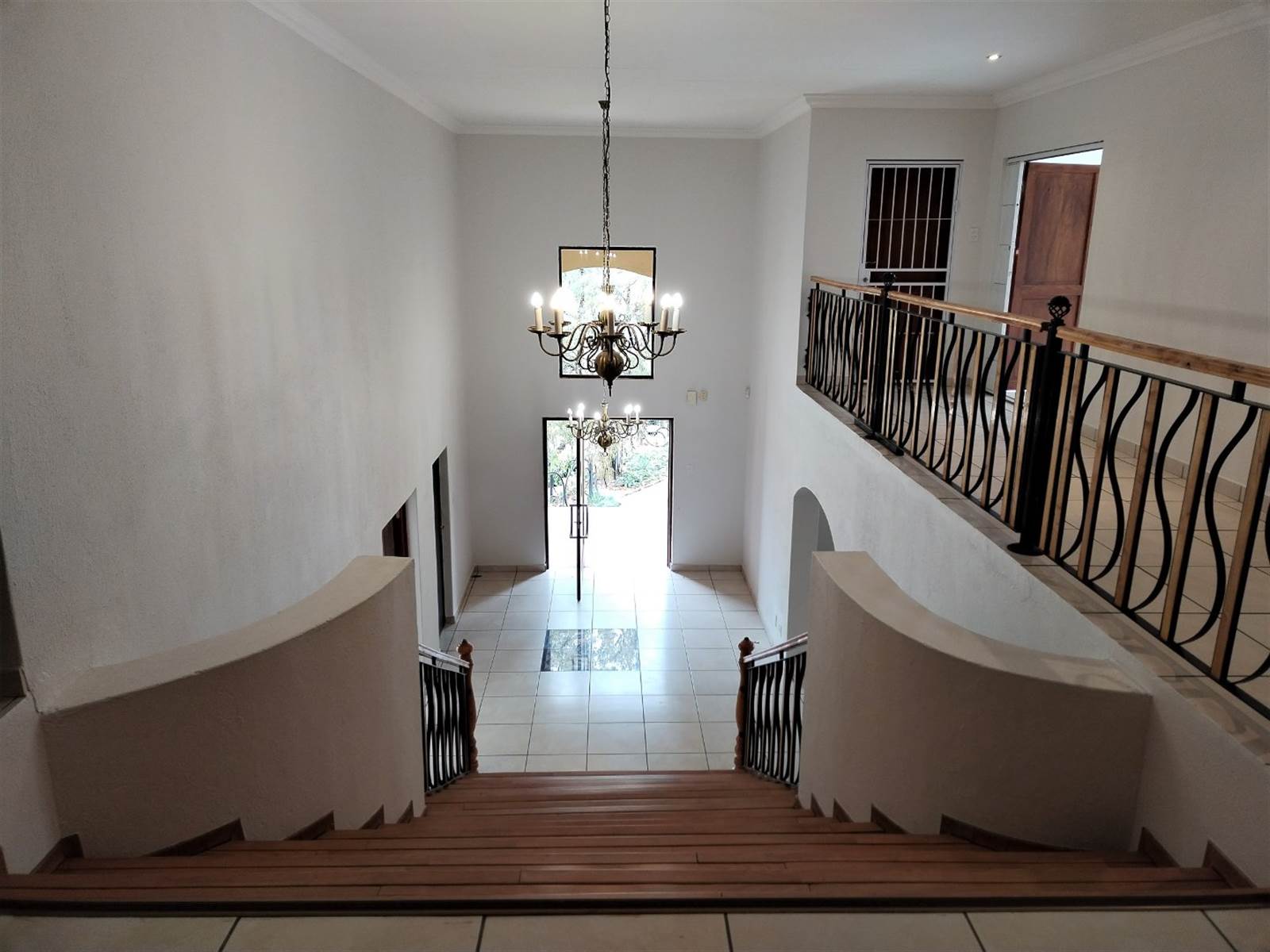 4 Bed House in Waterkloof photo number 18