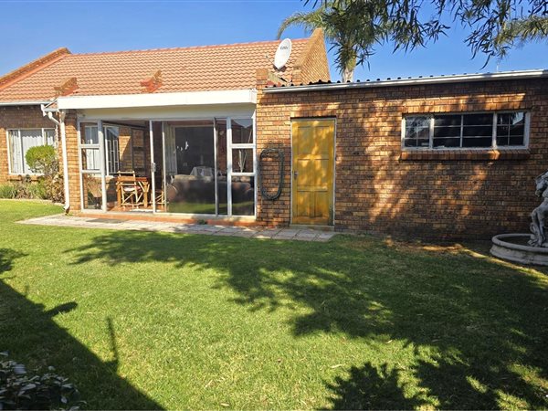 3 Bedroom Townhouse 3 Bedroom Townhouse