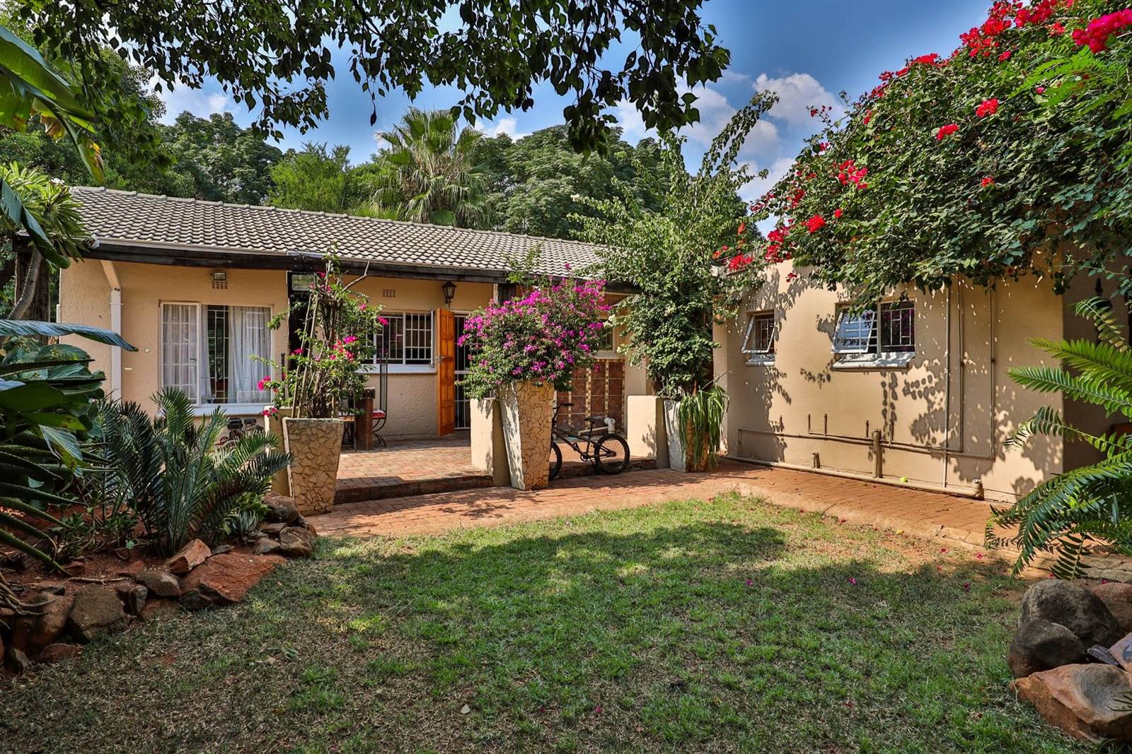 4 Bed House in Parktown Estate photo number 1