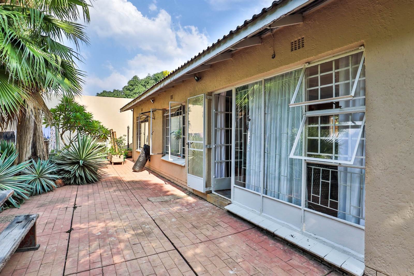 4 Bed House in Parktown Estate photo number 23