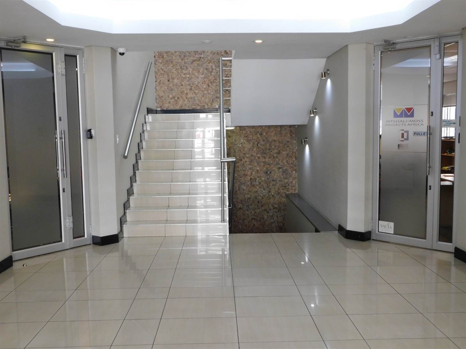 366  m² Office Space in Rosebank photo number 3