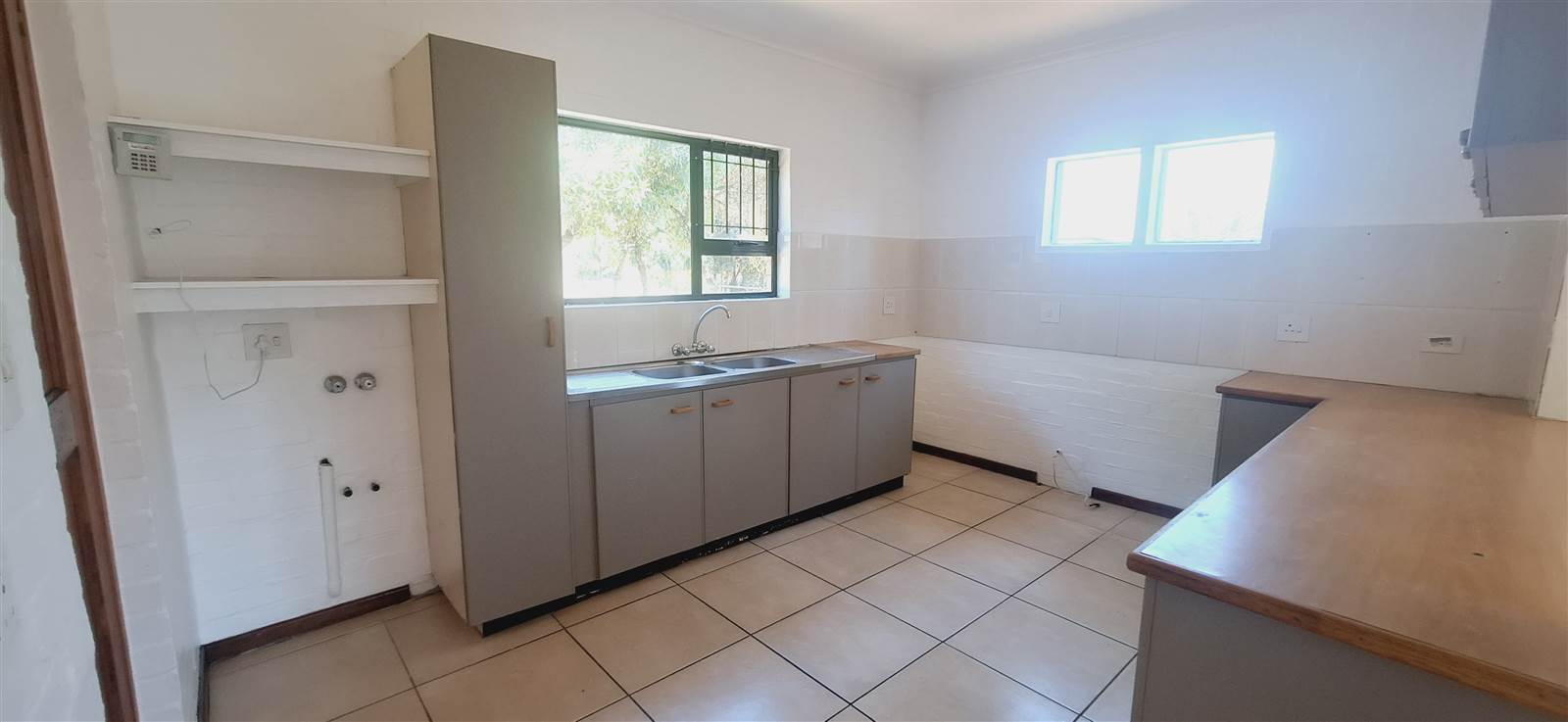 3 Bed House in Myburgh Park photo number 8