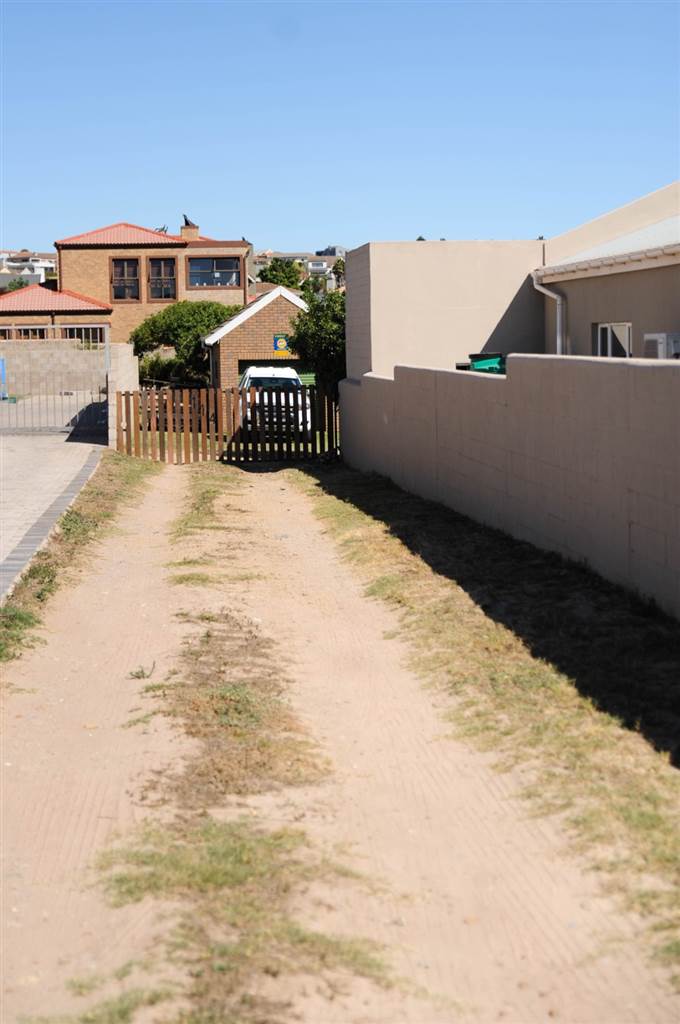 3 Bed House in Myburgh Park photo number 24
