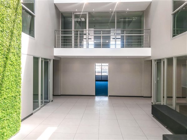 127  m² Commercial space in Cresta