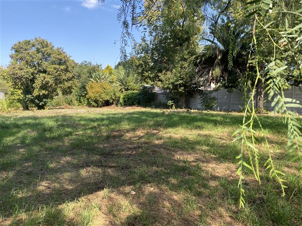1784 m² Land available in Fontainebleau