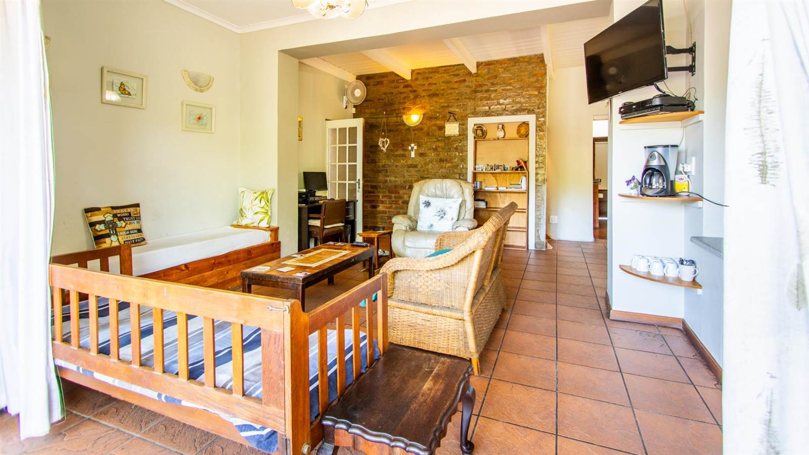 4 Bed House in Paarl Central East photo number 5