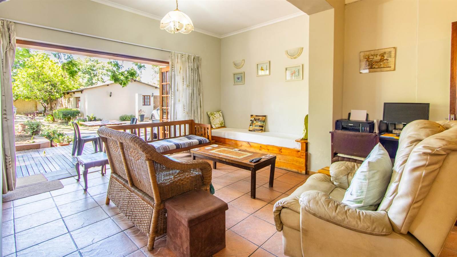 4 Bed House in Paarl Central East photo number 6