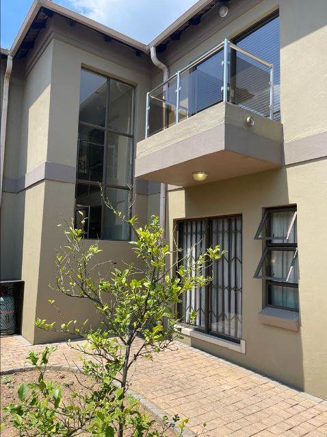 5 Bed House in Greenstone Hill photo number 6