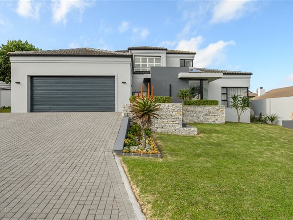 4 Bedroom House 4 Bedroom House