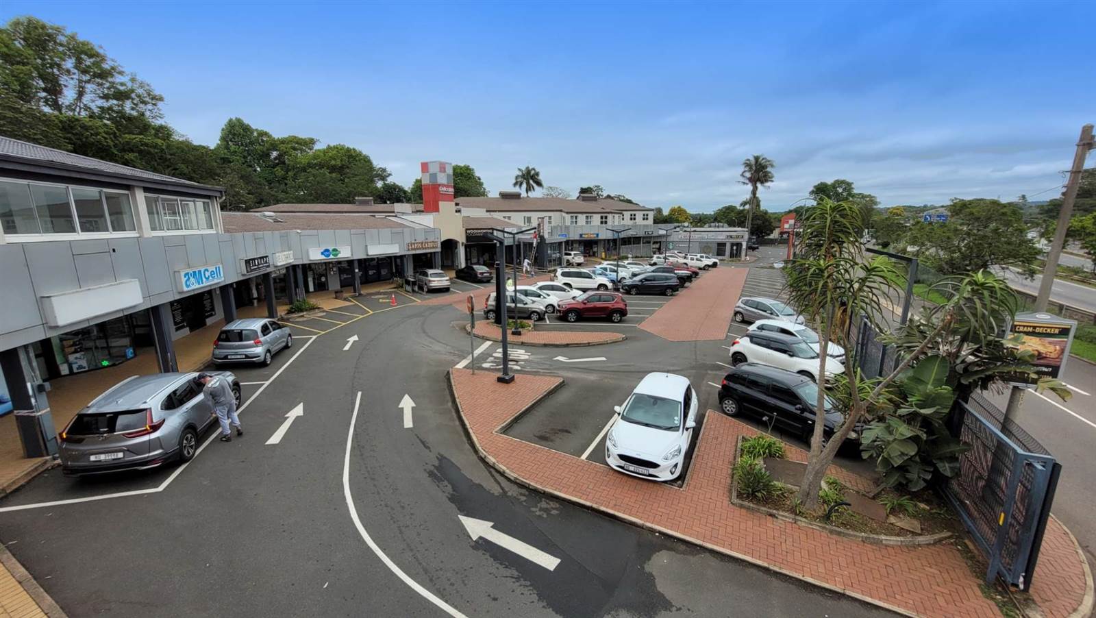 450  m² Retail Space in Kloof photo number 1