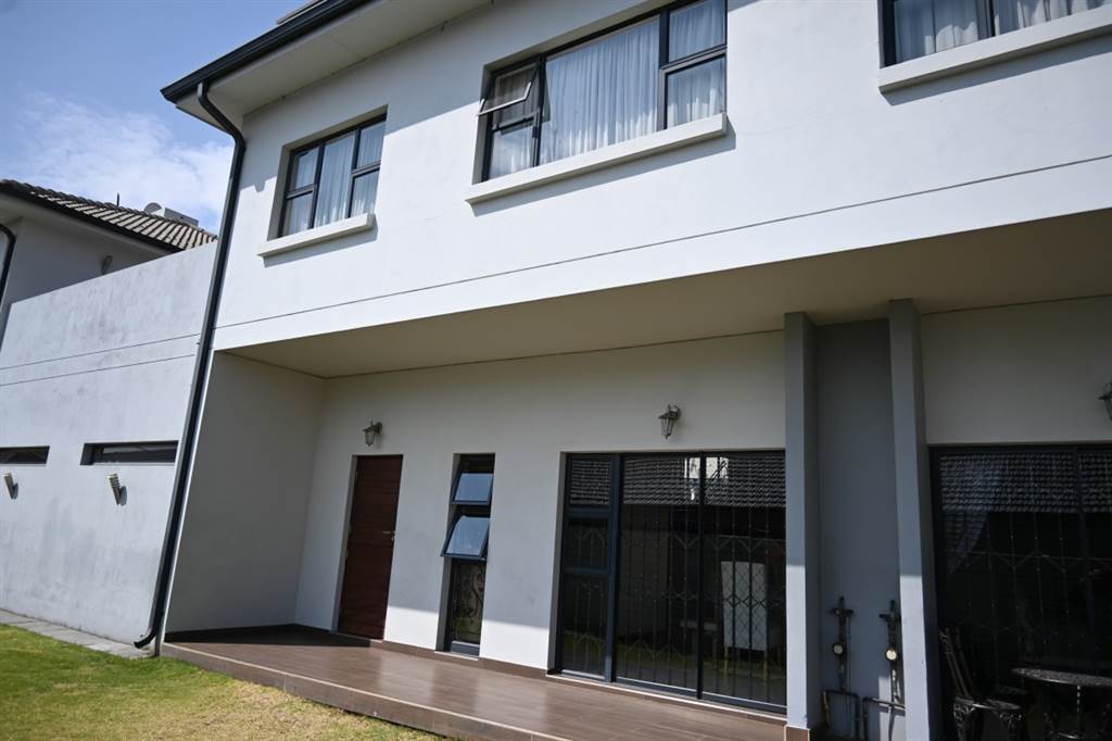 3 Bed Townhouse in Greenside photo number 1