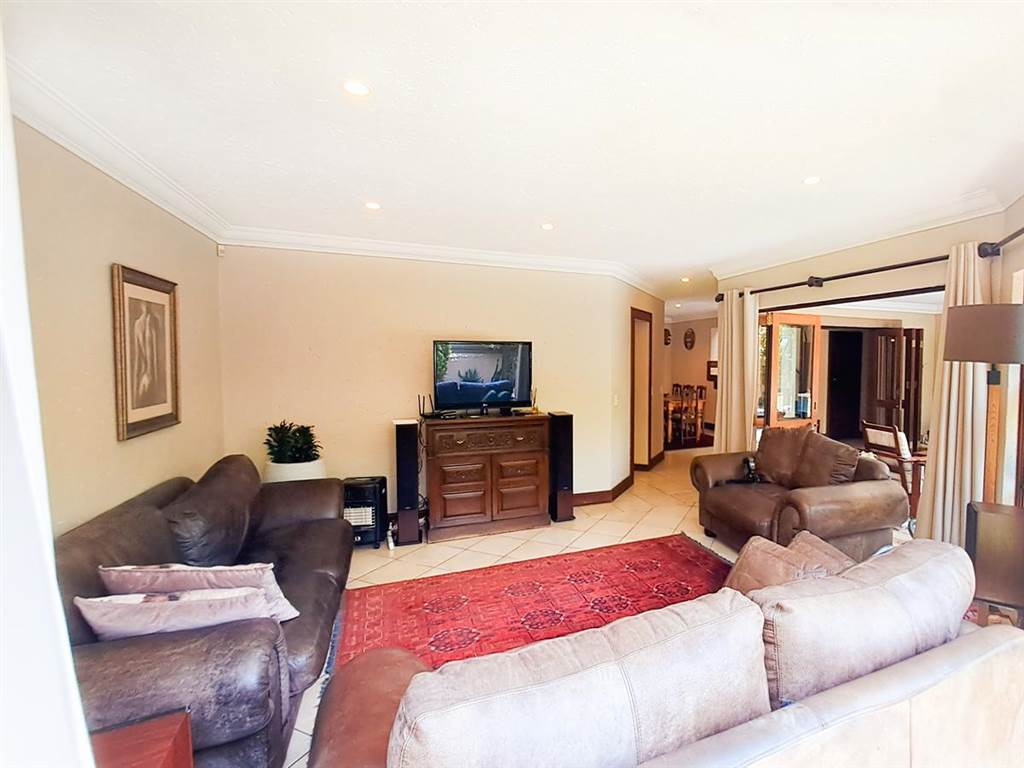 3 Bed House in Dainfern Golf Estate photo number 5
