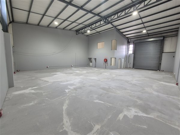 307  m² Industrial space