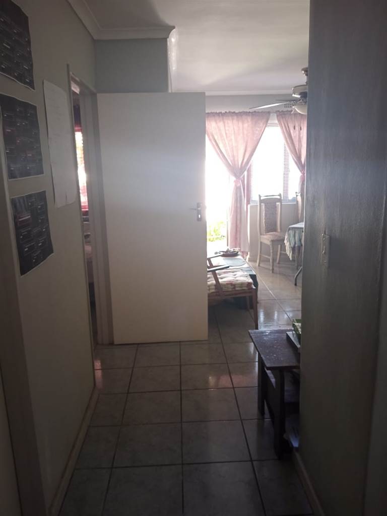 1 Bed Townhouse in Parow Valley photo number 8