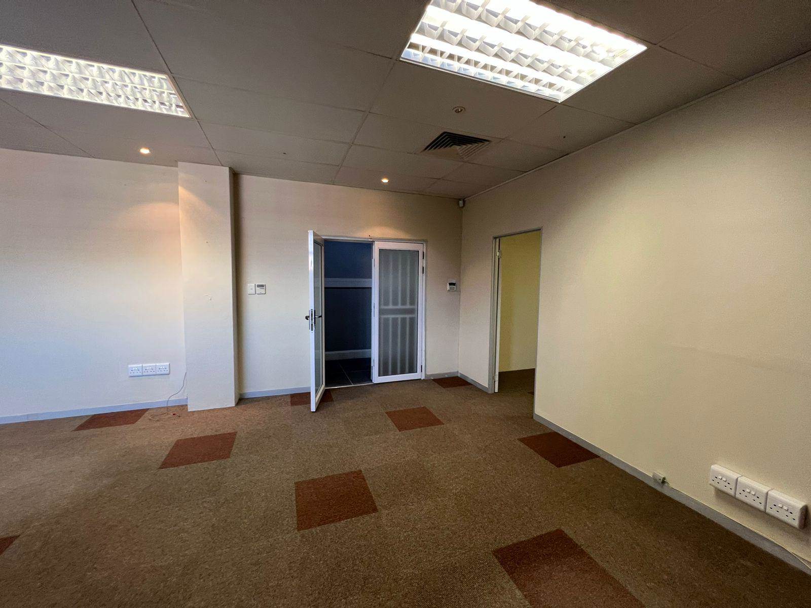 106  m² Commercial space in Illovo photo number 2