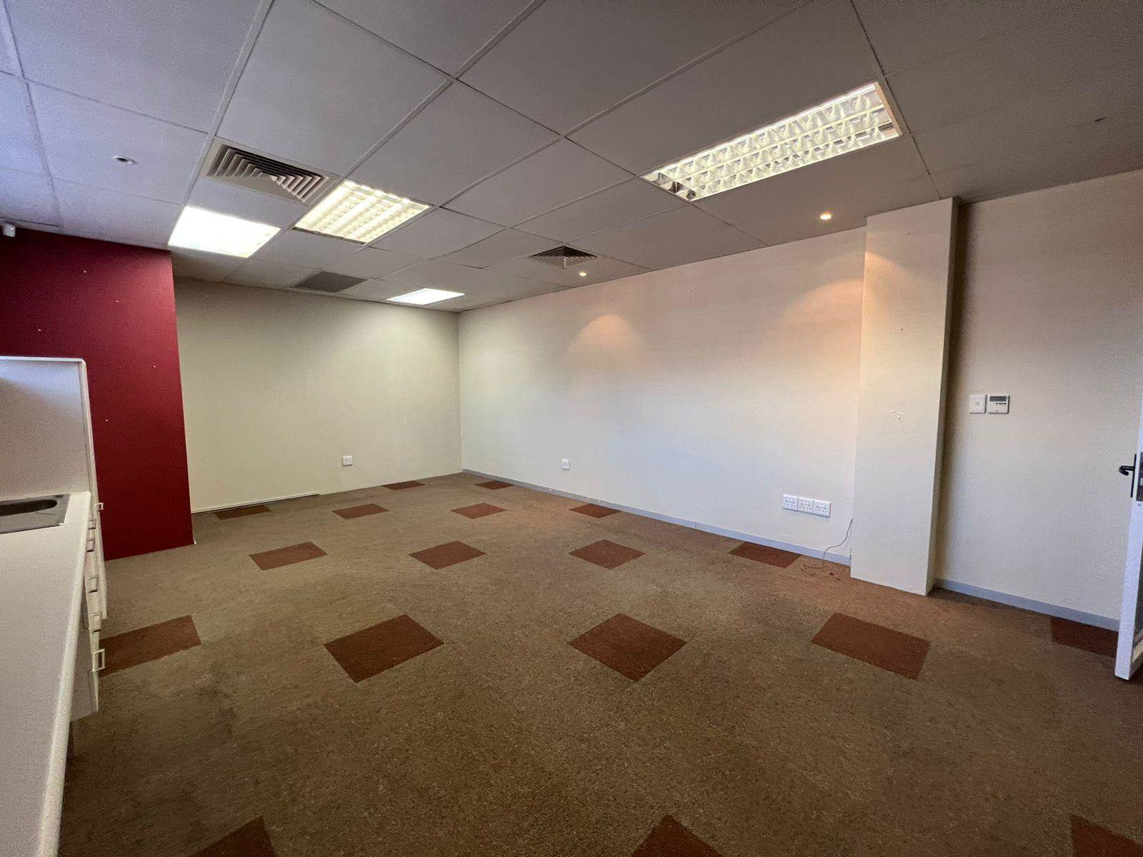 106  m² Commercial space in Illovo photo number 9