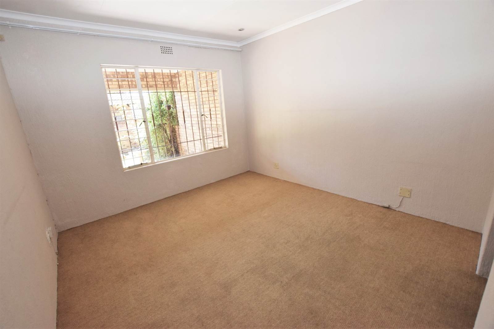 2 Bed Simplex in Rivonia photo number 10