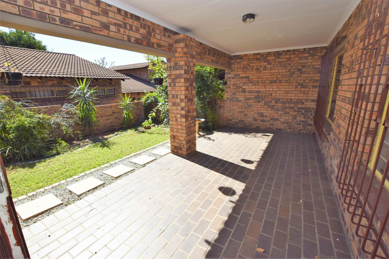 2 Bed Simplex in Rivonia photo number 6
