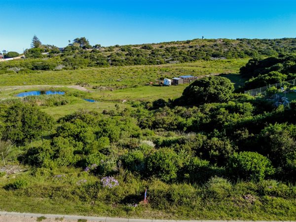 613 m² Land available in Stilbaai