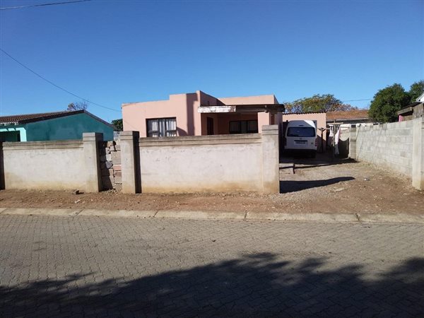 2 Bed House in Soweto On Sea