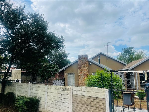 3 Bedroom House 3 Bedroom House