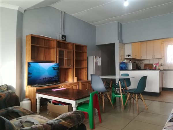 2 Bedroom House 2 Bedroom House