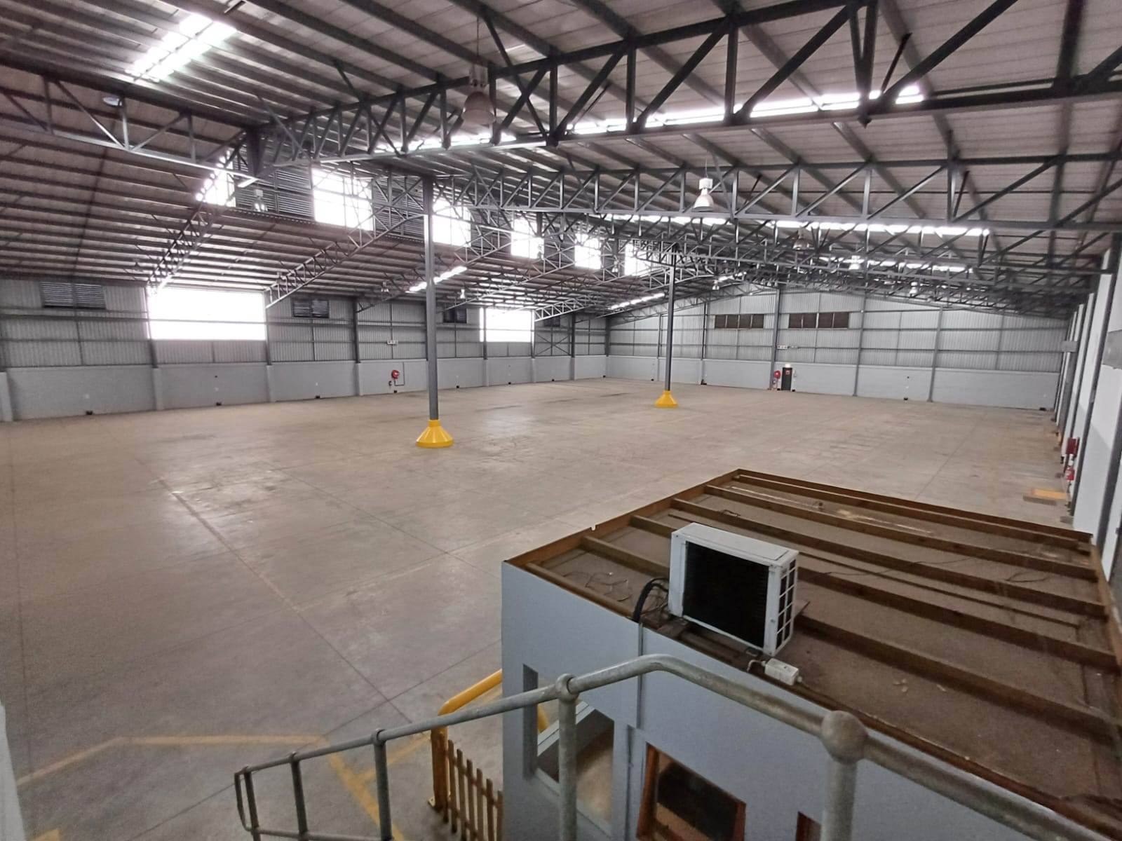4000  m² Industrial space in Gonubie photo number 10