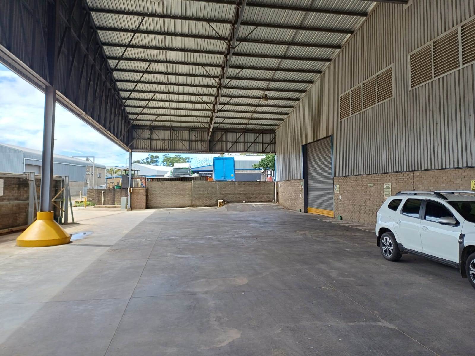 4000  m² Industrial space in Gonubie photo number 3