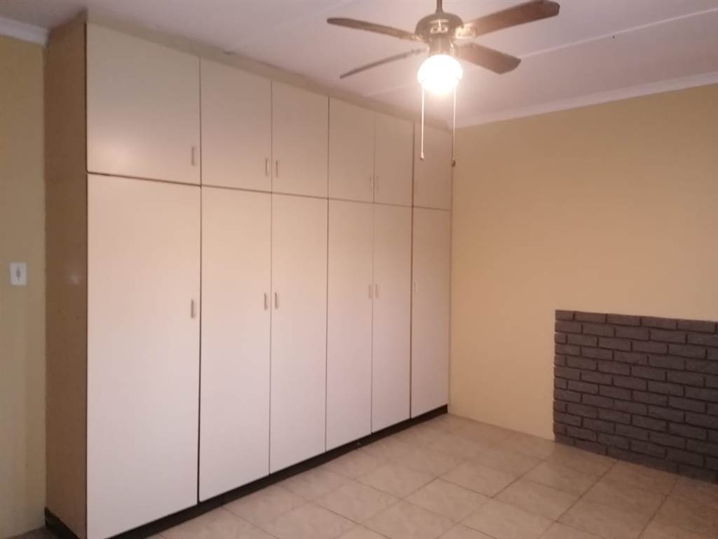 3 Bed Townhouse in Port Shepstone photo number 4