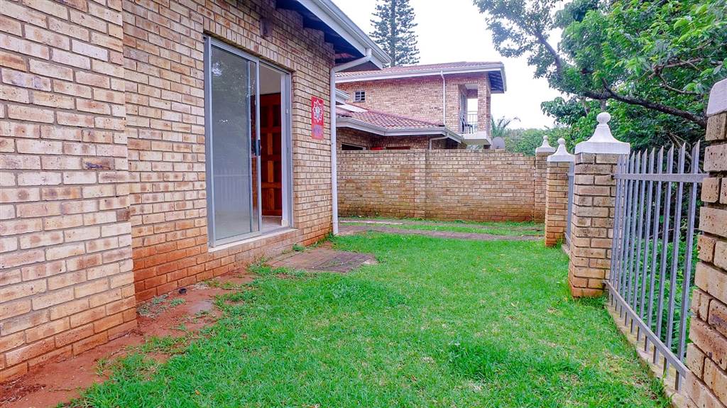 3 Bed Townhouse in Port Shepstone photo number 18