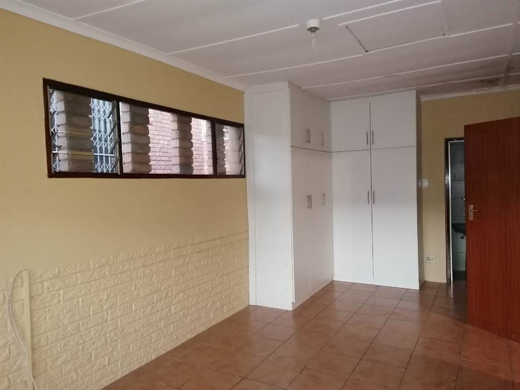 3 Bed Townhouse in Port Shepstone photo number 6