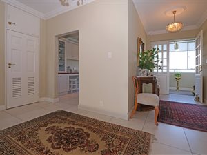 3 Bed Apartment in Fairway