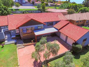 4 Bed House in Winchester Hills
